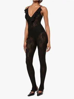 WeWoreWhat Black Sleeveless V-Neck Top